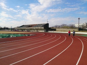 2016/02/03の舎人公園陸上競技場は中高生60人+アルファでいつになく混雑