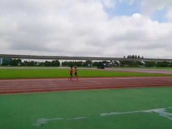 ダウンをする頃には雨もやむ