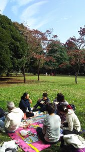 2017/11/01　マラソンの練習後は代々木公園で青空ランチ1