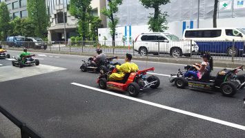 2018/05/02皇居にてマリオカート発見